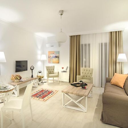 Rodina Suites Hotel Kuşadası Buitenkant foto
